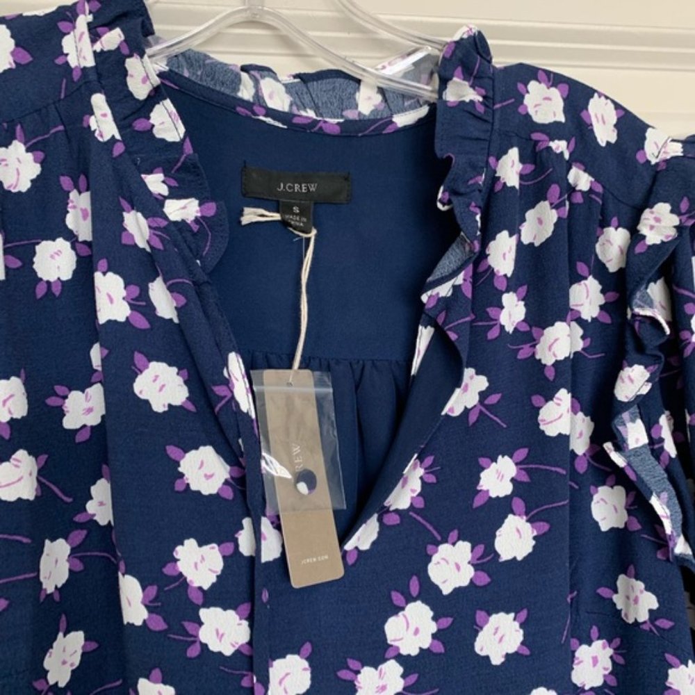 Tie-neck tiered dress in scattered peony print - Picture 10 of 13